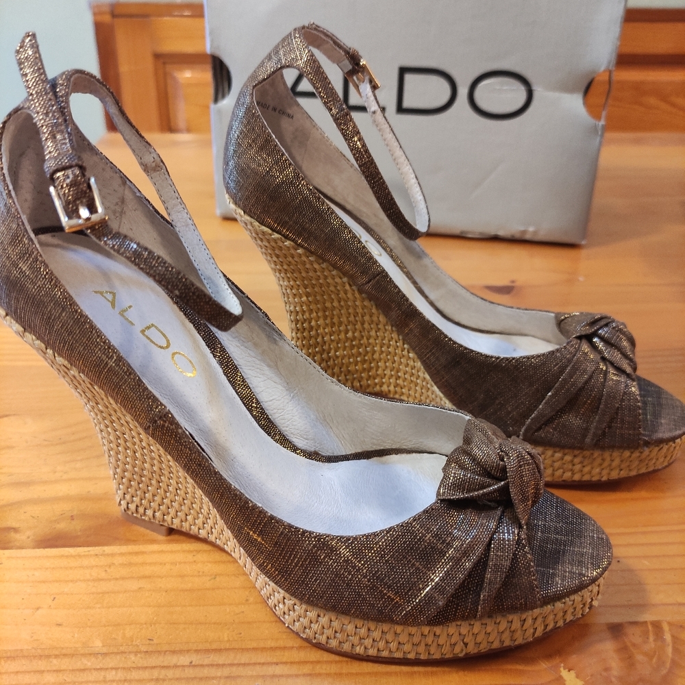 ALDO Peep toe pumps